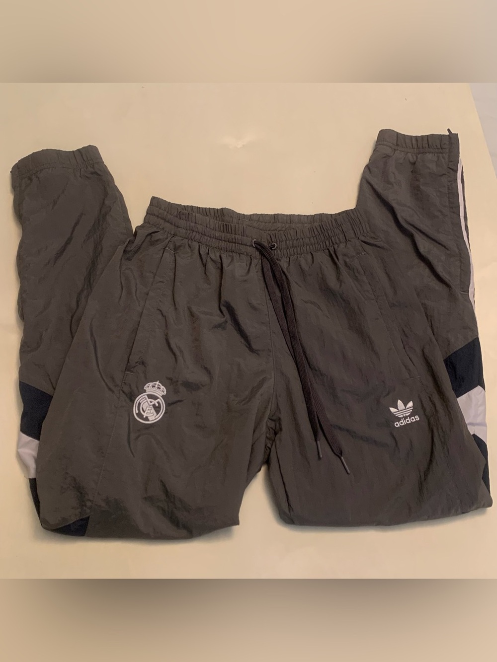 adidas Men’s Real Madrid Originals Dark Gray Track Pants, Size Small (Unisex) - Picture 4 of 11